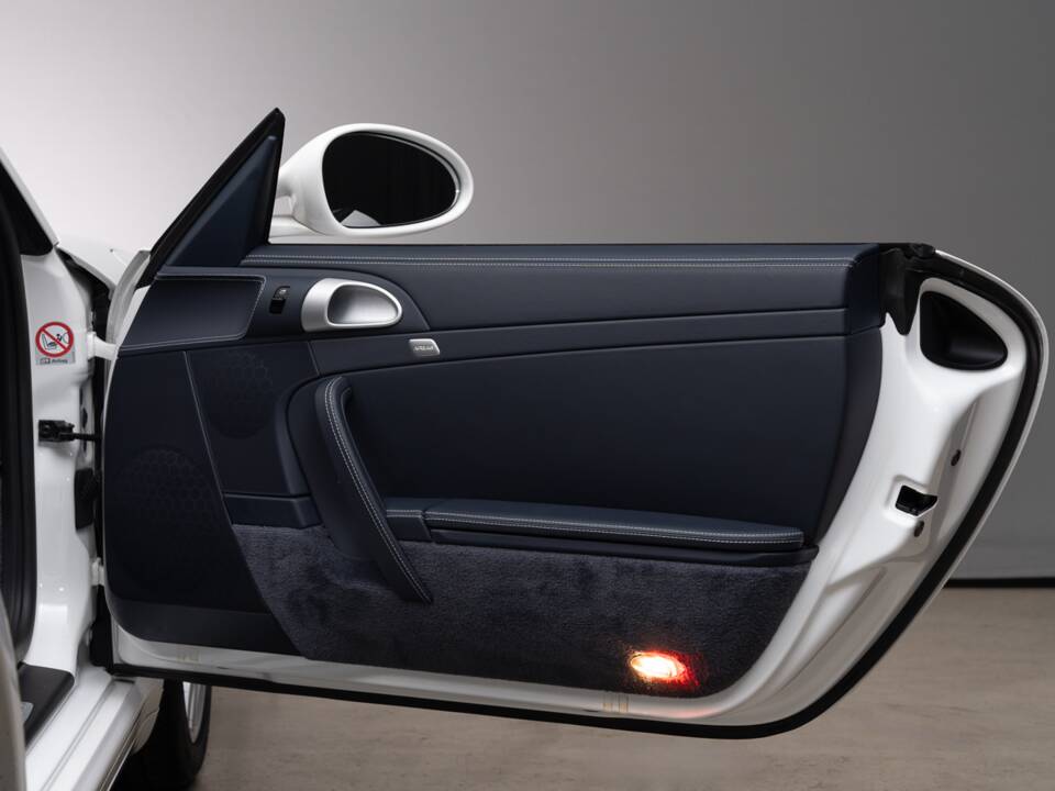 Image 21/40 of Porsche 911 Carrera 4 (2009)