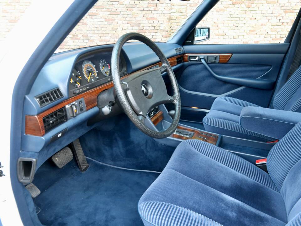 Bild 22/50 von Mercedes-Benz 380 SEL (1983)
