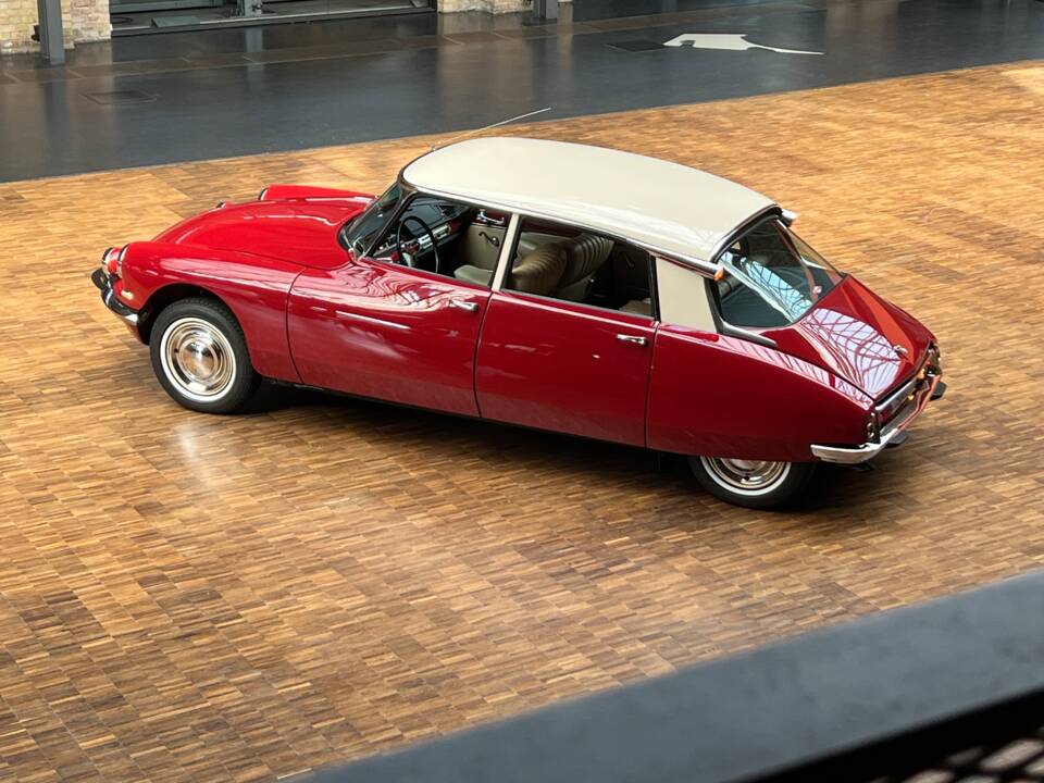 Image 14/37 of Citroën ID 19 (1967)
