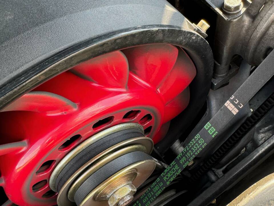 Bild 13/20 von Porsche 911 Carrera 4 (1990)