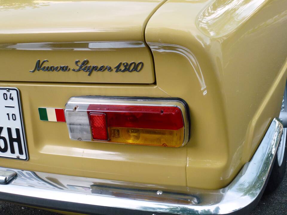 Image 7/13 de Alfa Romeo Giulia Nuova Super 1300 (1975)