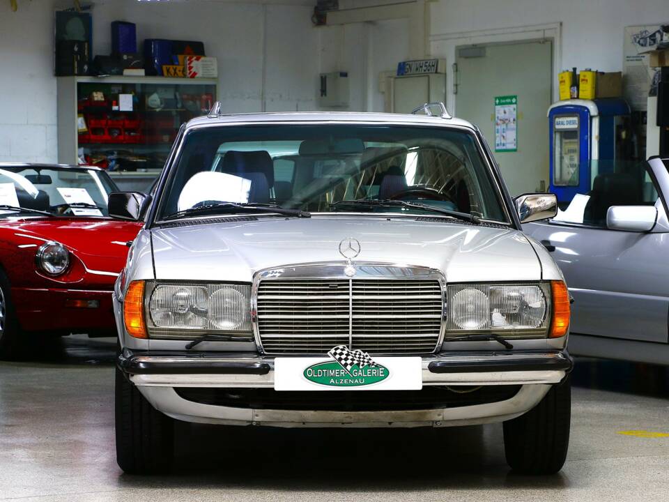 Bild 2/25 von Mercedes-Benz 280 TE (1985)