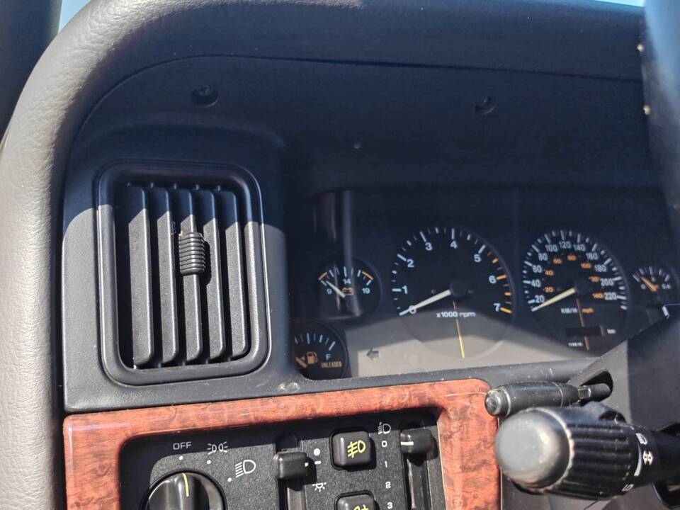 Bild 25/40 von Jeep Grand Cherokee 5.9 Limited (1998)