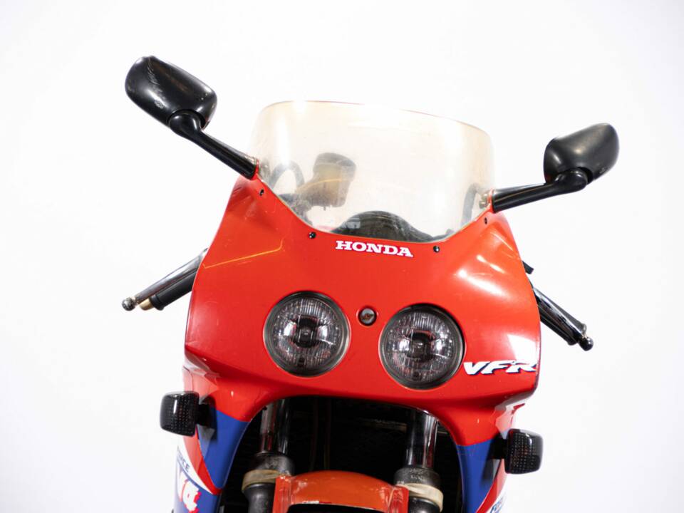 Immagine 22/45 di Honda VFR 400 R (1992)