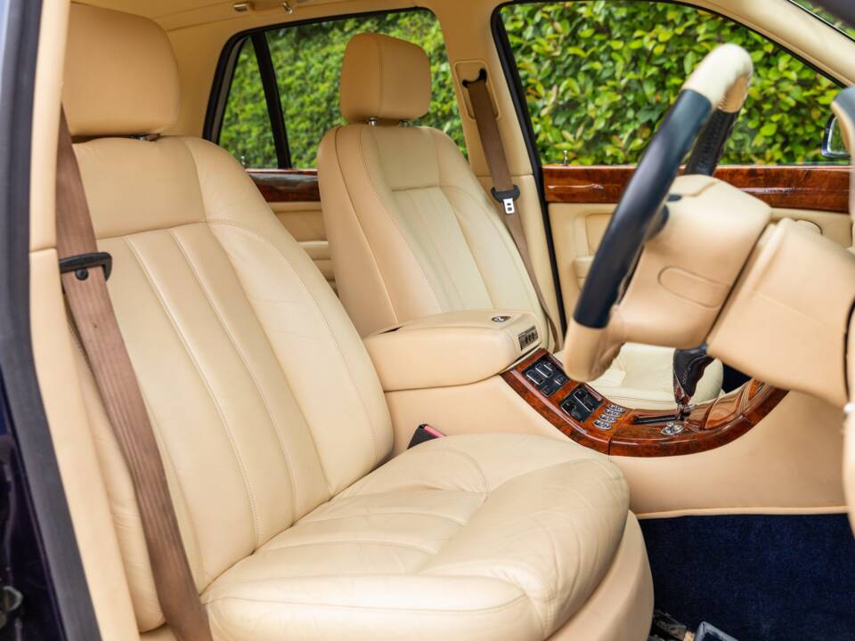 Image 35/37 of Bentley Arnage R (2002)