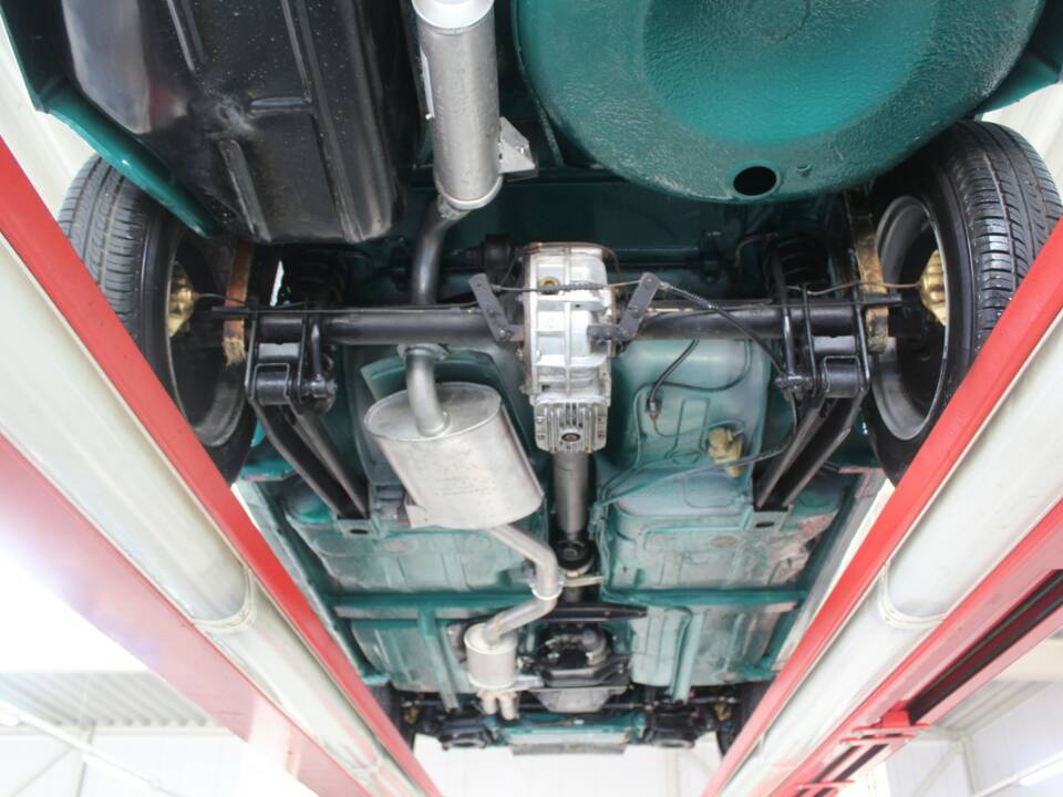Bild 10/50 von Alfa Romeo Giulia 1300 GT Junior (1972)