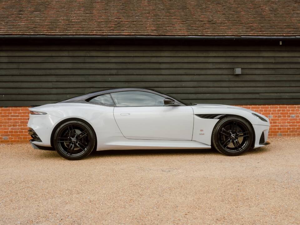 Bild 2/82 von Aston Martin DBS Superleggera (2018)