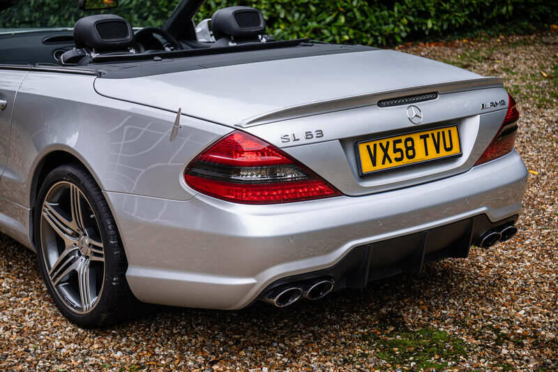 Image 10/32 de Mercedes-Benz SL 63 AMG (2008)