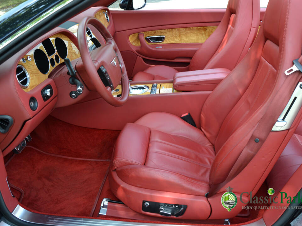 Bild 26/50 von Bentley Continental GTC (2007)
