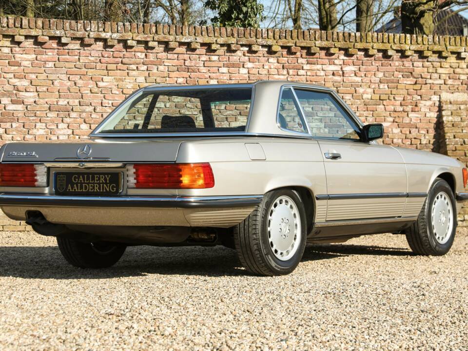 Bild 29/50 von Mercedes-Benz 560 SL (1987)