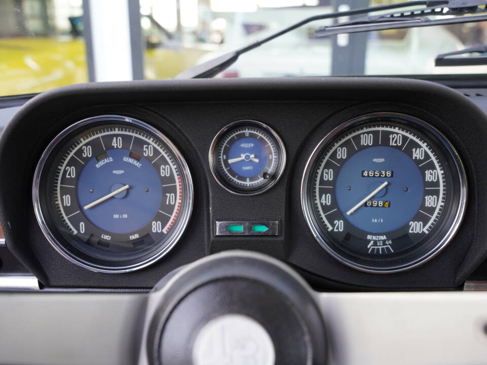 Imagen 29/50 de Alfa Romeo Giulia Nuova Super 1300 (1978)