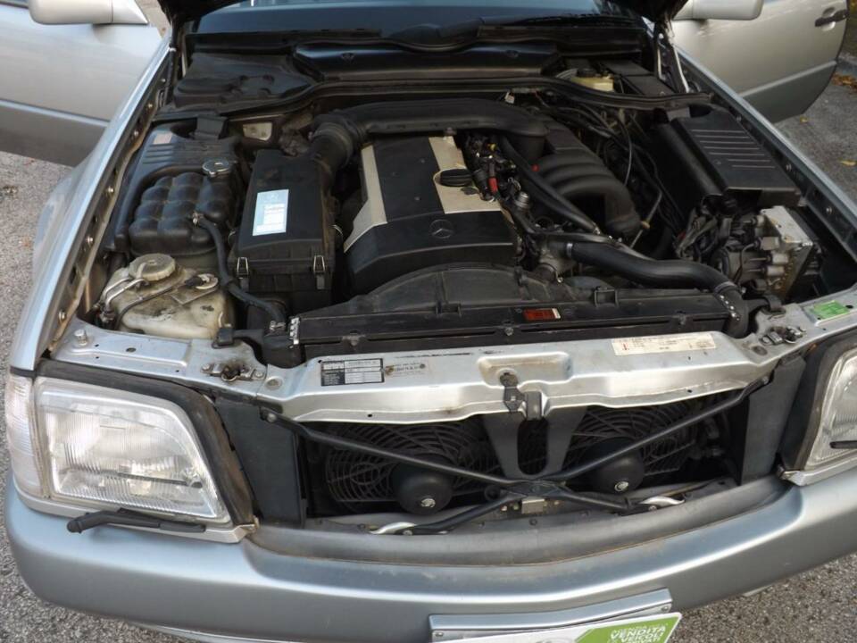 Image 27/50 de Mercedes-Benz SL 280 (1995)