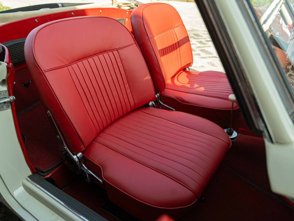 Image 47/50 de Mercedes-Benz 190 SL (1959)