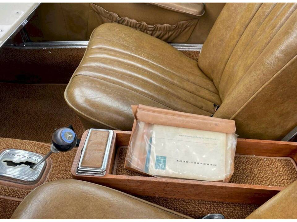 Bild 26/36 von Mercedes-Benz 280 SL (1970)