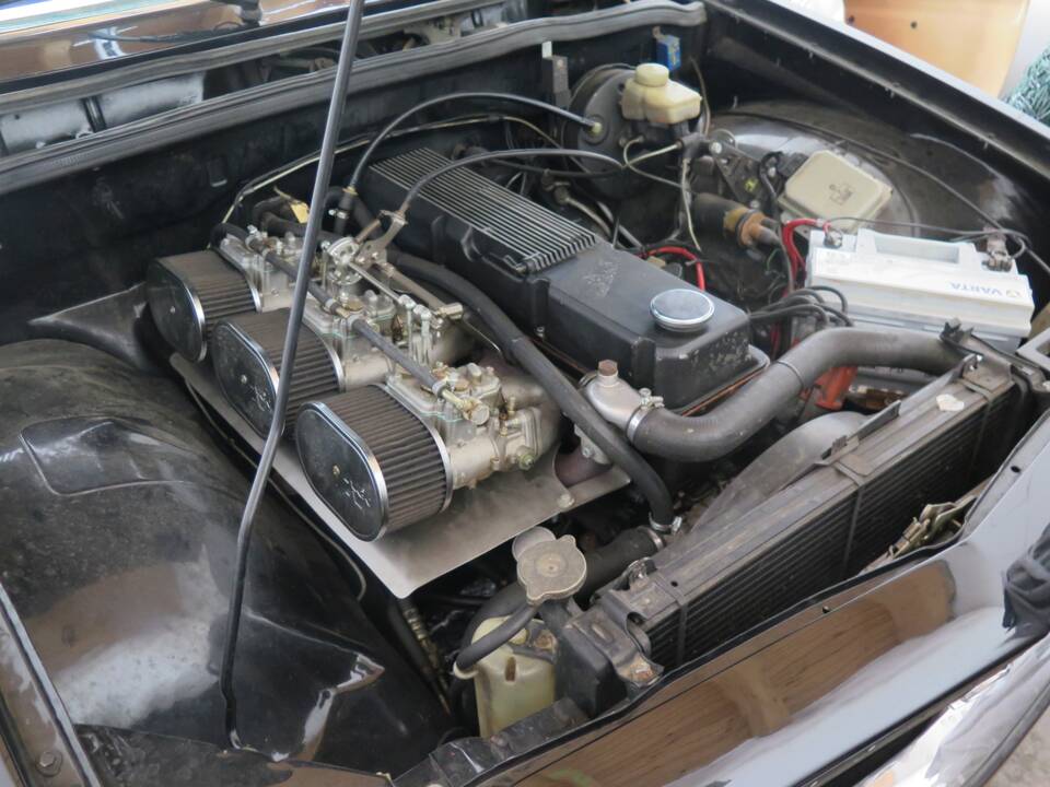 Image 6/8 de Opel Commodore 2,8 GS (1975)