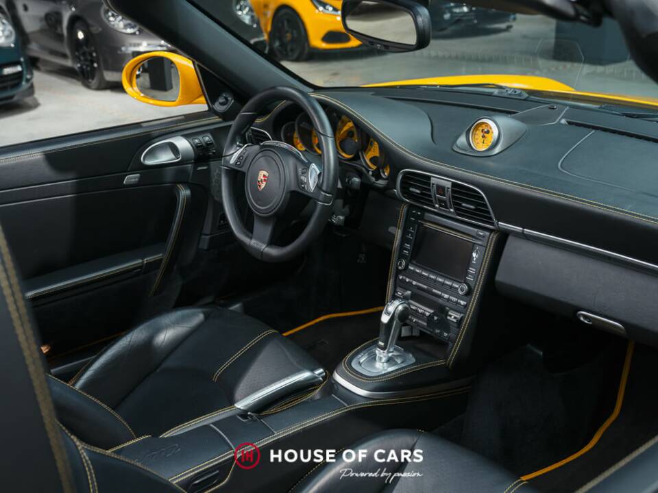 Immagine 18/24 di Porsche 911 Turbo S (2011)