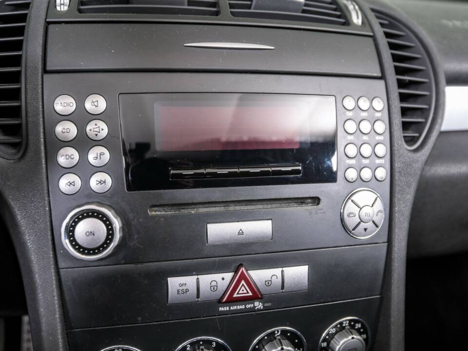 Image 21/50 of Mercedes-Benz SLK 200 Kompressor (2004)