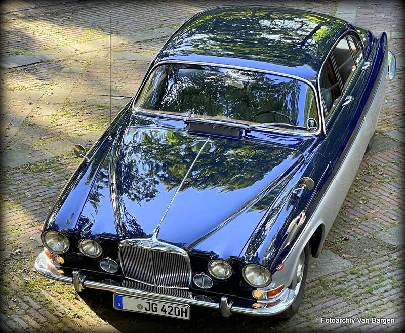 Image 9/40 of Jaguar 420 G (1969)