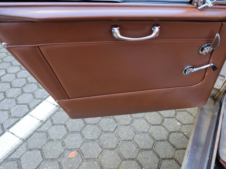 Image 40/68 of Austin-Healey 3000 Mk III (BJ8) (1965)