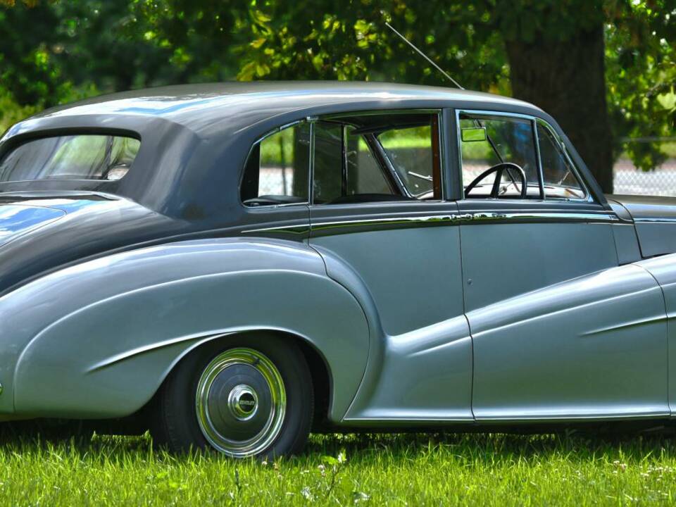 Image 21/50 of Bentley Mark VI Mulliner (1951)