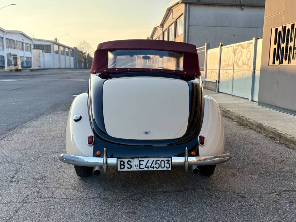 Image 5/26 de Ford V8 Deluxe Club Cabriolet (1937)