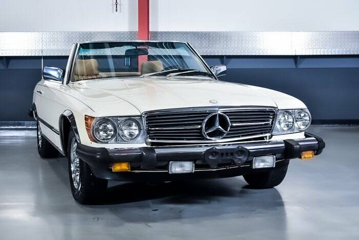 Immagine 5/7 di Mercedes-Benz 380 SL (1984)