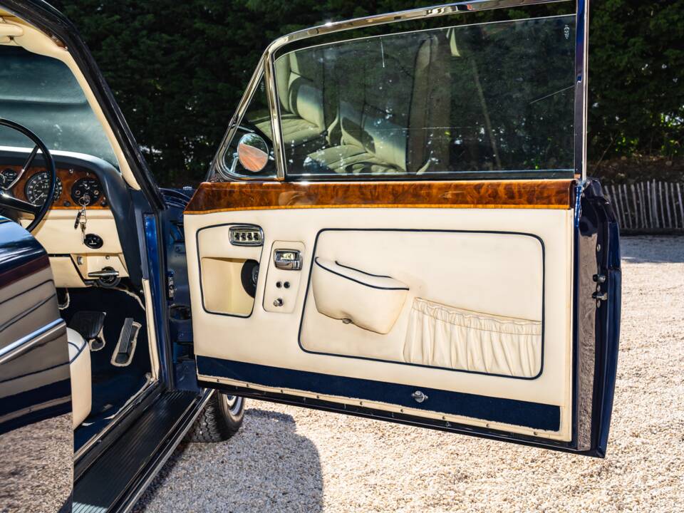 Image 15/15 of Rolls-Royce Silver Spur Park Ward (1969)