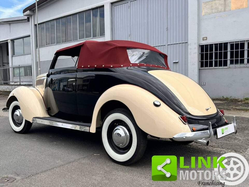 Imagen 5/10 de Ford V8 Deluxe Club Cabriolet (1937)