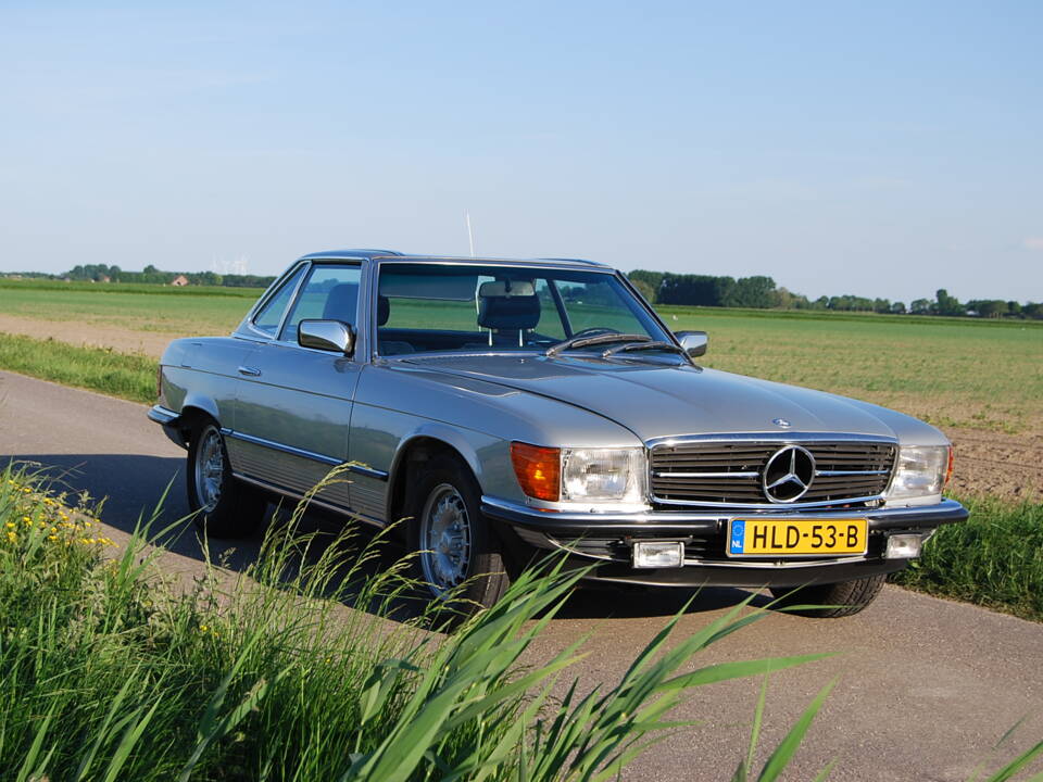 Image 2/87 of Mercedes-Benz 280 SL (1982)