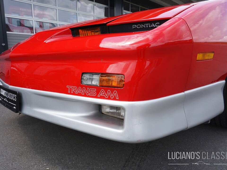 Bild 18/66 von Pontiac Firebird TransAm (1989)