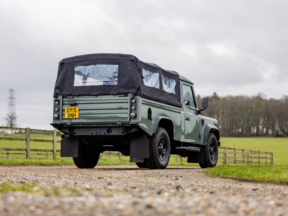 Bild 36/45 von Land Rover Defender 110 (2015)