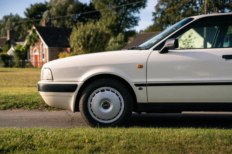 Image 21/50 of Audi 80 - 2.0 E (1993)