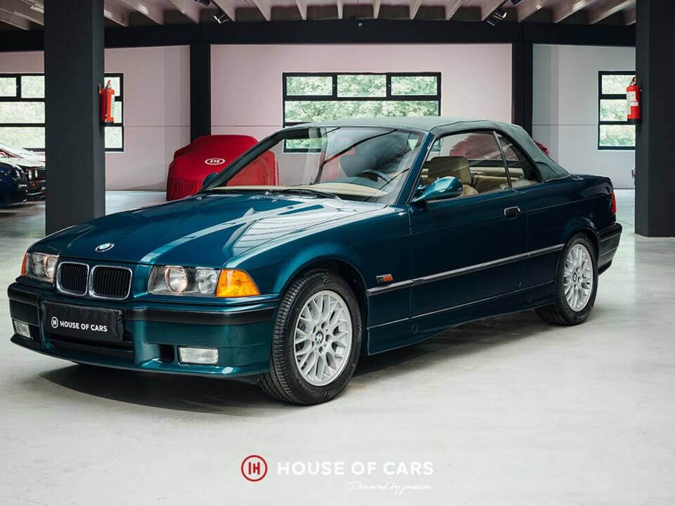 Immagine 2/24 di BMW 320i (1995)