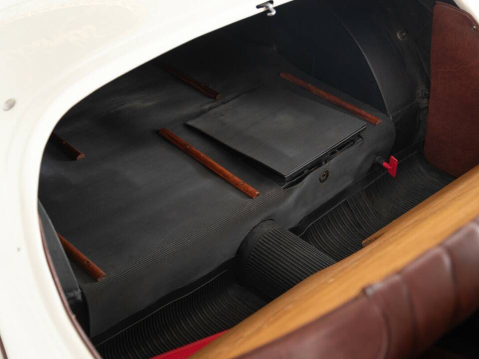 Image 34/36 of NSU-Fiat 500 A Topolino Weinsberg (1940)