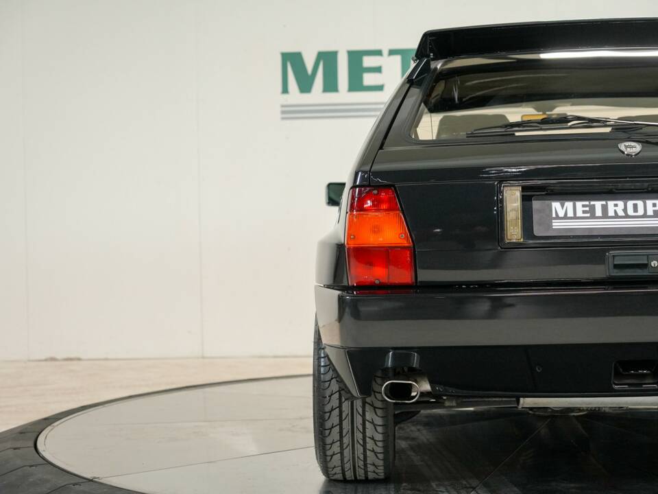 Bild 28/48 von Lancia Delta HF Integrale Evoluzione I (1992)