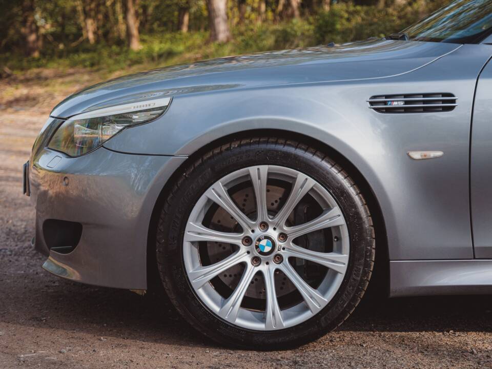 Immagine 14/35 di BMW M5 Touring (2007)