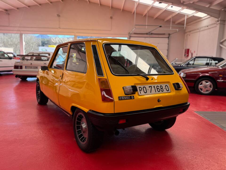 Image 6/34 of Renault R 5 Alpine Turbo (1981)