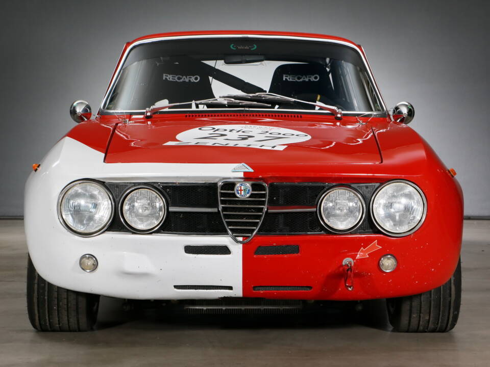 Immagine 30/43 di Alfa Romeo Giulia 1750 GT Am (1968)
