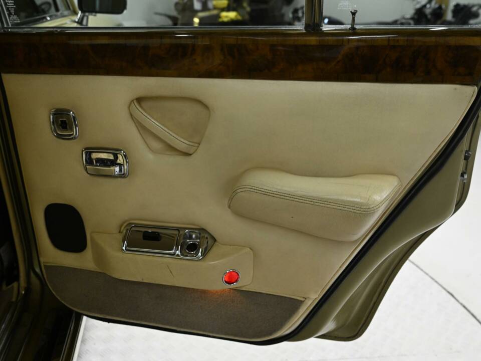 Bild 46/50 von Rolls-Royce Silver Shadow II (1980)