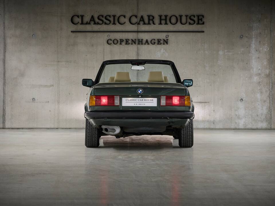 Image 6/90 of BMW 325i (1987)
