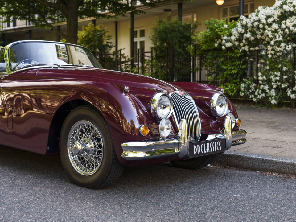 Image 12/24 de Jaguar XK 150 3.8 S DHC (1960)