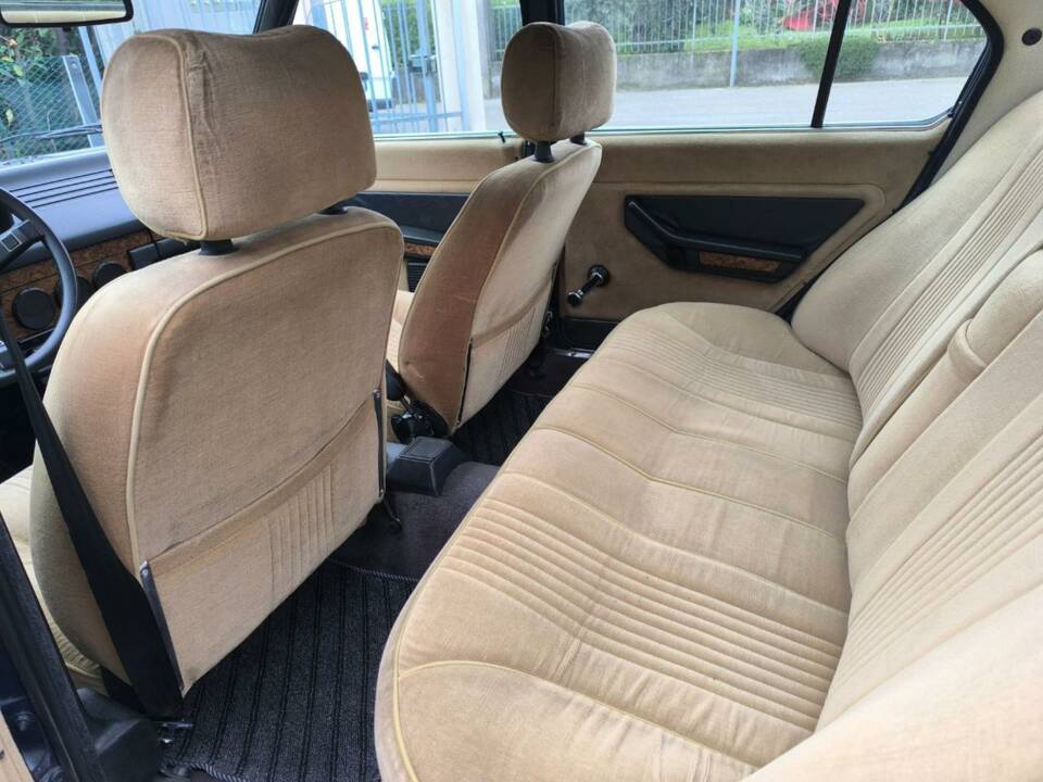 Bild 17/27 von Alfa Romeo Alfetta 2.0 L (1980)