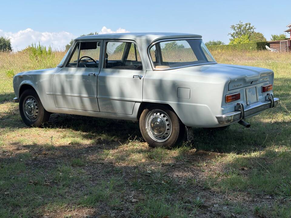 Image 3/30 of Alfa Romeo Giulia 1300 TI (1966)