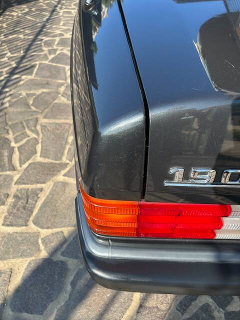 Image 6/42 de Mercedes-Benz 190 E 2.6 (1993)