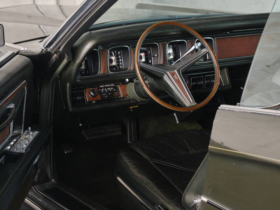 Image 42/50 of Lincoln Continental Mark III Hardtop Coupé (1970)