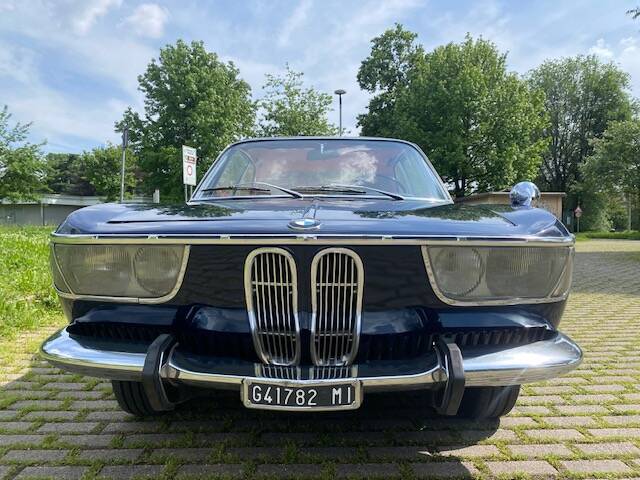 Image 2/79 of BMW 2000 CS (1969)