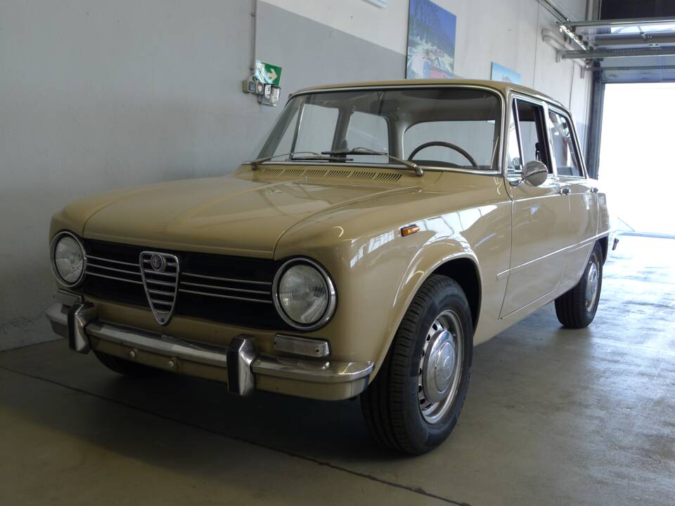 Image 25/26 of Alfa Romeo Giulia 1300 TI (1970)