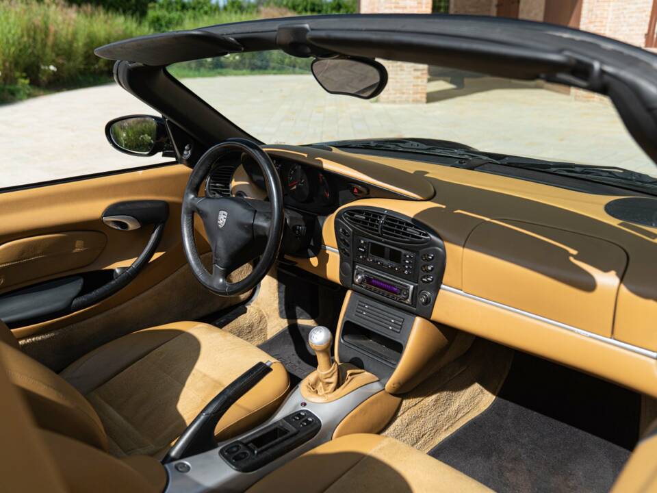 Imagen 44/50 de Porsche Boxster (2000)