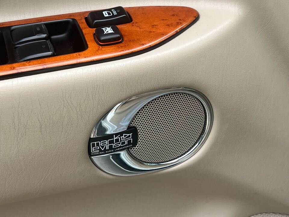 Imagen 12/30 de Lexus LX 470 (2005)