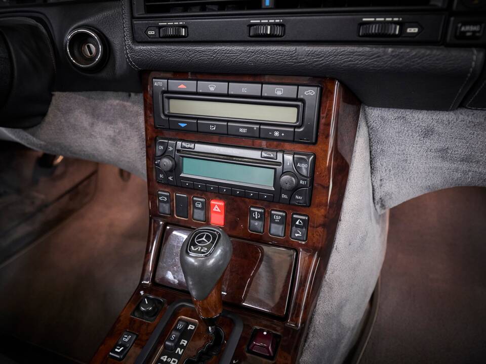 Immagine 78/95 di Mercedes-Benz SL 600 (1998)